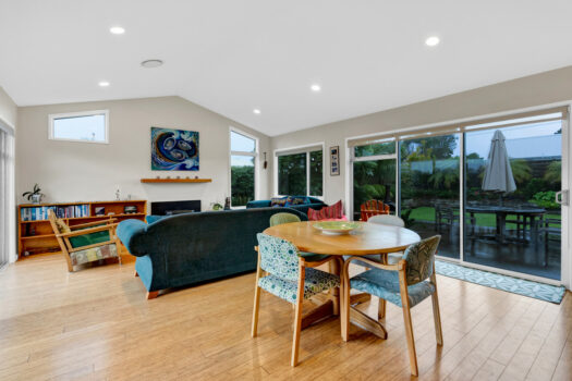 Relaxed Village Vibes