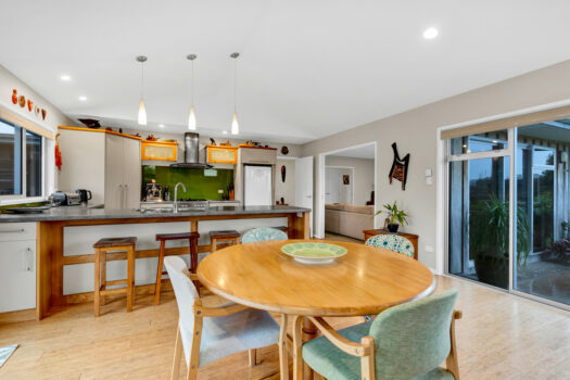 Relaxed Village Vibes