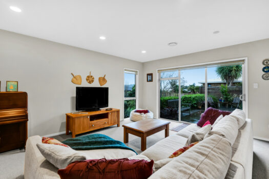 Relaxed Village Vibes