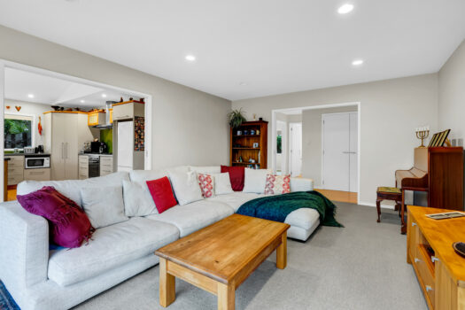 Relaxed Village Vibes