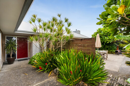 Relaxed Village Vibes