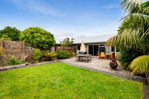 Relaxed Village Vibes