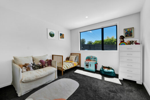 Exceptional Setting, Easy Care