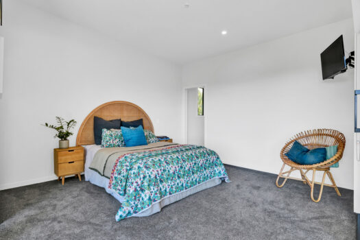 Exceptional Setting, Easy Care