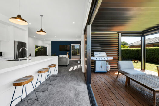 Contemporary Living in Lepperton!