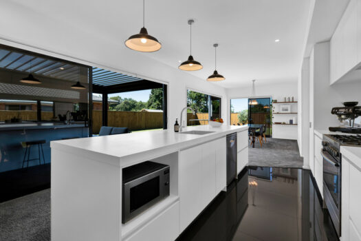 Contemporary Living in Lepperton!