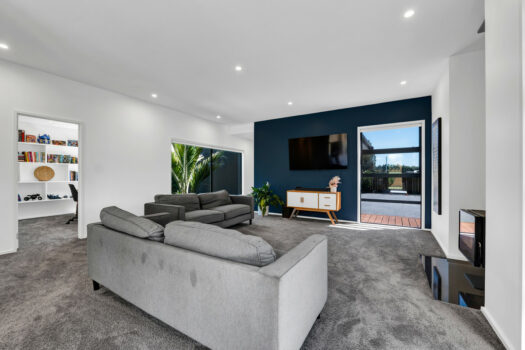 Contemporary Living in Lepperton!