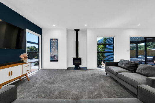 Contemporary Living in Lepperton!