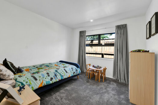 Contemporary Living in Lepperton!