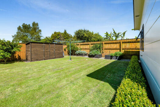 Contemporary Living in Lepperton!