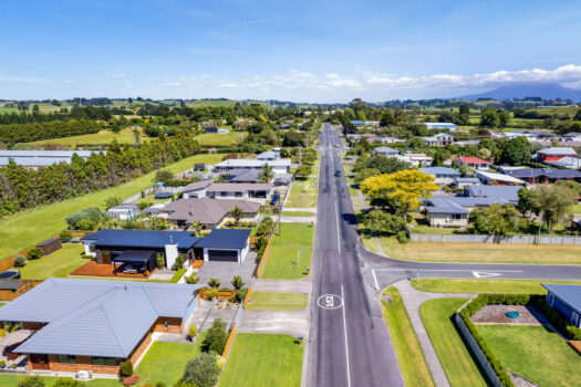 Contemporary Living in Lepperton!