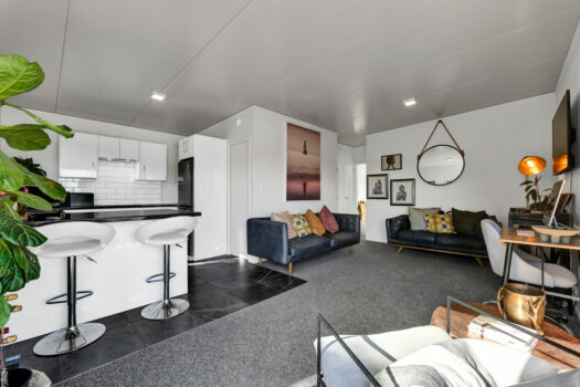 Cute, modern, lock and leave!