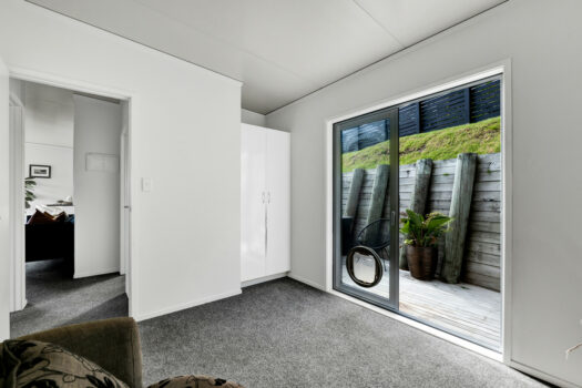 Cute, modern, lock and leave!