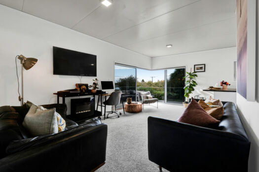 Cute, modern, lock and leave!