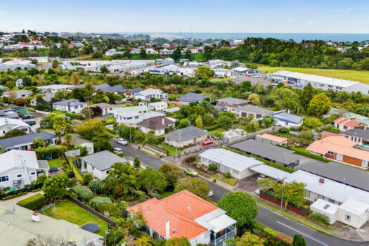 Cute, modern, lock and leave!