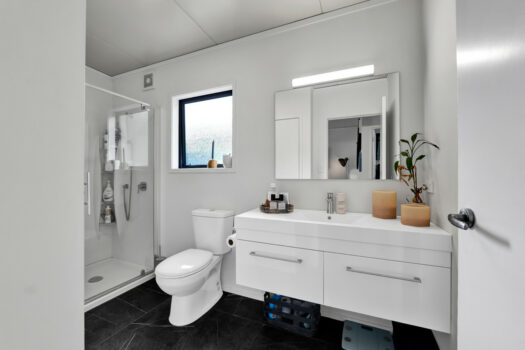 Cute, modern, lock and leave!