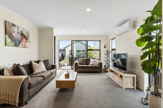 Sitting Pretty on Pense