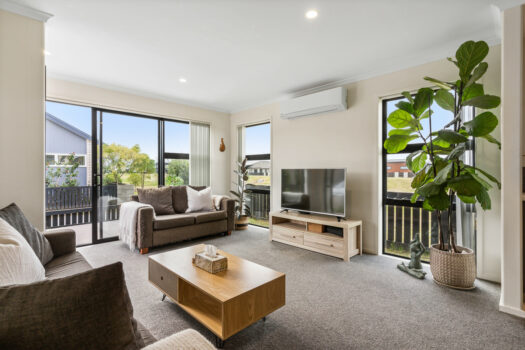 Sitting Pretty on Pense