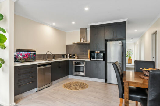 Sitting Pretty on Pense