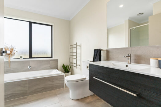 Sitting Pretty on Pense