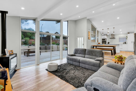 Fully renovated & Full of Sunshine