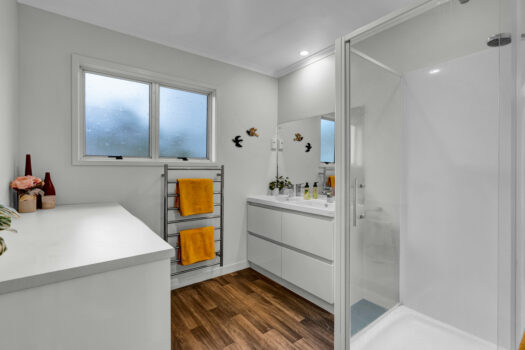 Fully renovated & Full of Sunshine