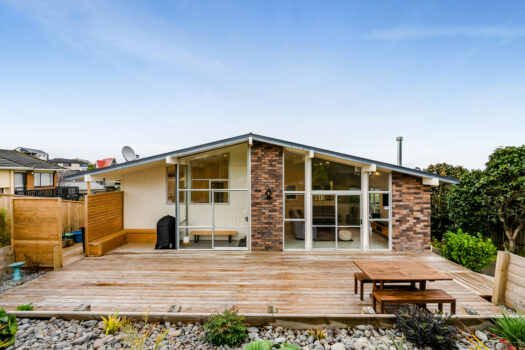 Fully renovated & Full of Sunshine