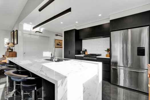 Dual living or home and income in prime location!