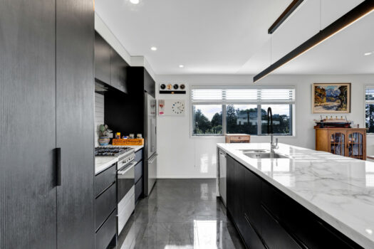 Dual living or home and income in prime location!