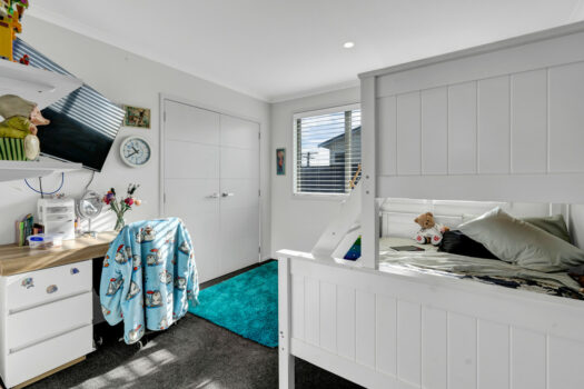 Dual living or home and income in prime location!