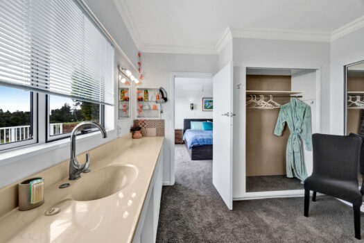 Pouakai Homestead & Lifestyle