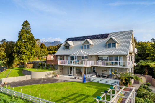 Pouakai Homestead & Lifestyle