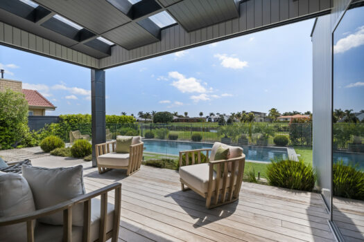 Dive into Palm Springs Luxury