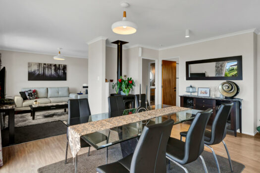 Oakura Family Escape – Sea Views!