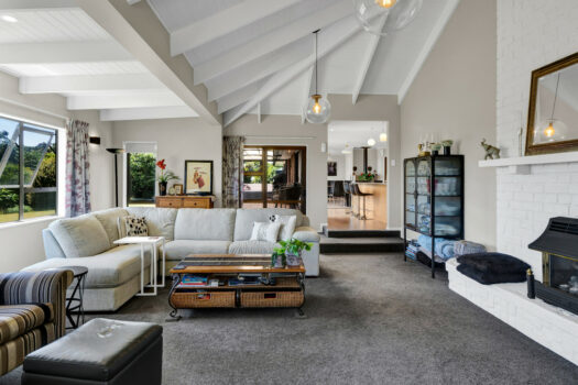 Oakura Family Escape – Sea Views!