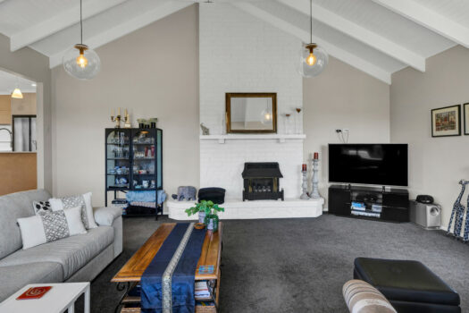 Oakura Family Escape – Sea Views!