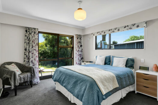 Oakura Family Escape – Sea Views!