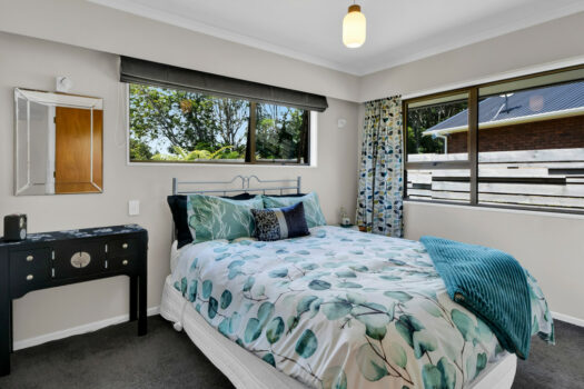 Oakura Family Escape – Sea Views!