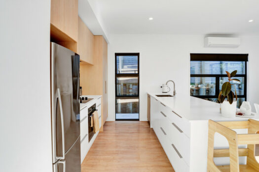 Relocating Vendor wants SOLD!