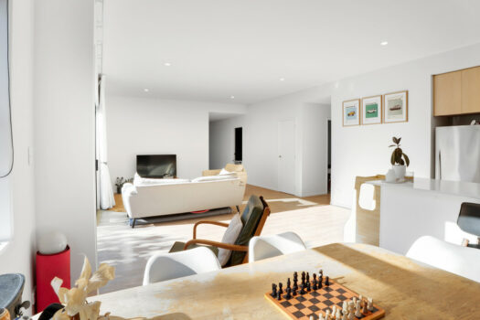 Relocating Vendor wants SOLD!