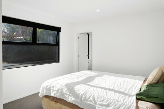 Relocating Vendor wants SOLD!