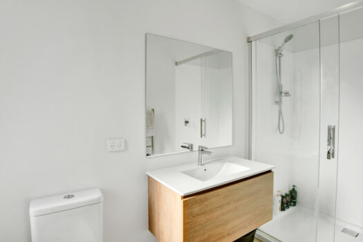 Relocating Vendor wants SOLD!