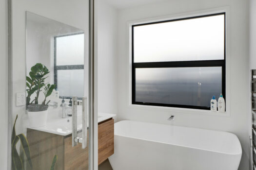 Relocating Vendor wants SOLD!