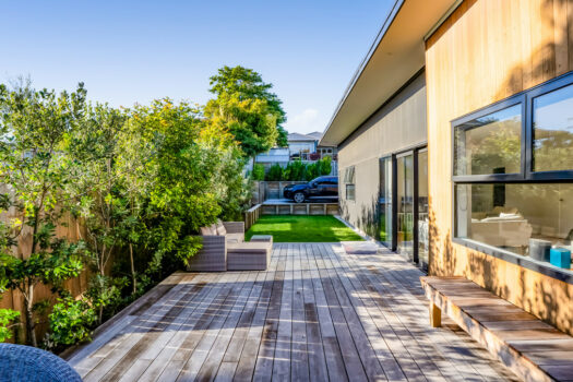 Relocating Vendor wants SOLD!