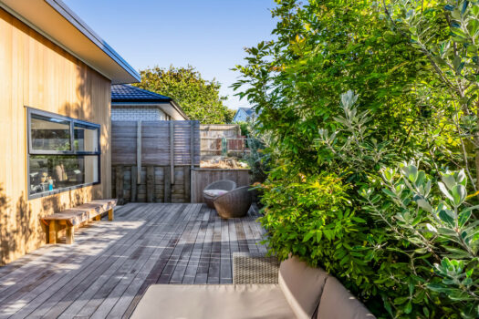 Relocating Vendor wants SOLD!