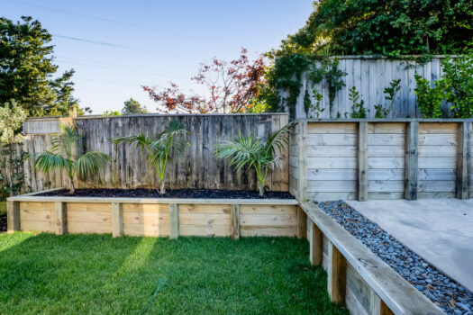 Relocating Vendor wants SOLD!