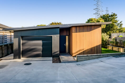 Relocating Vendor wants SOLD!