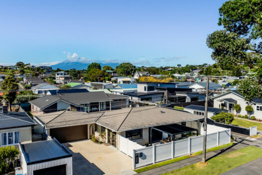 Top Spot – Renovated Lock & Leave