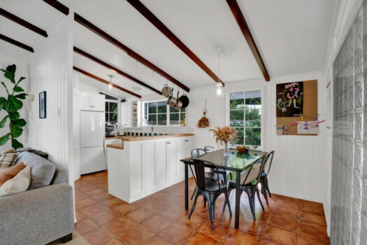 Sun-Soaked, Family-Ready!