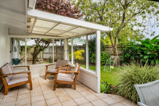 Sun-Soaked, Family-Ready!